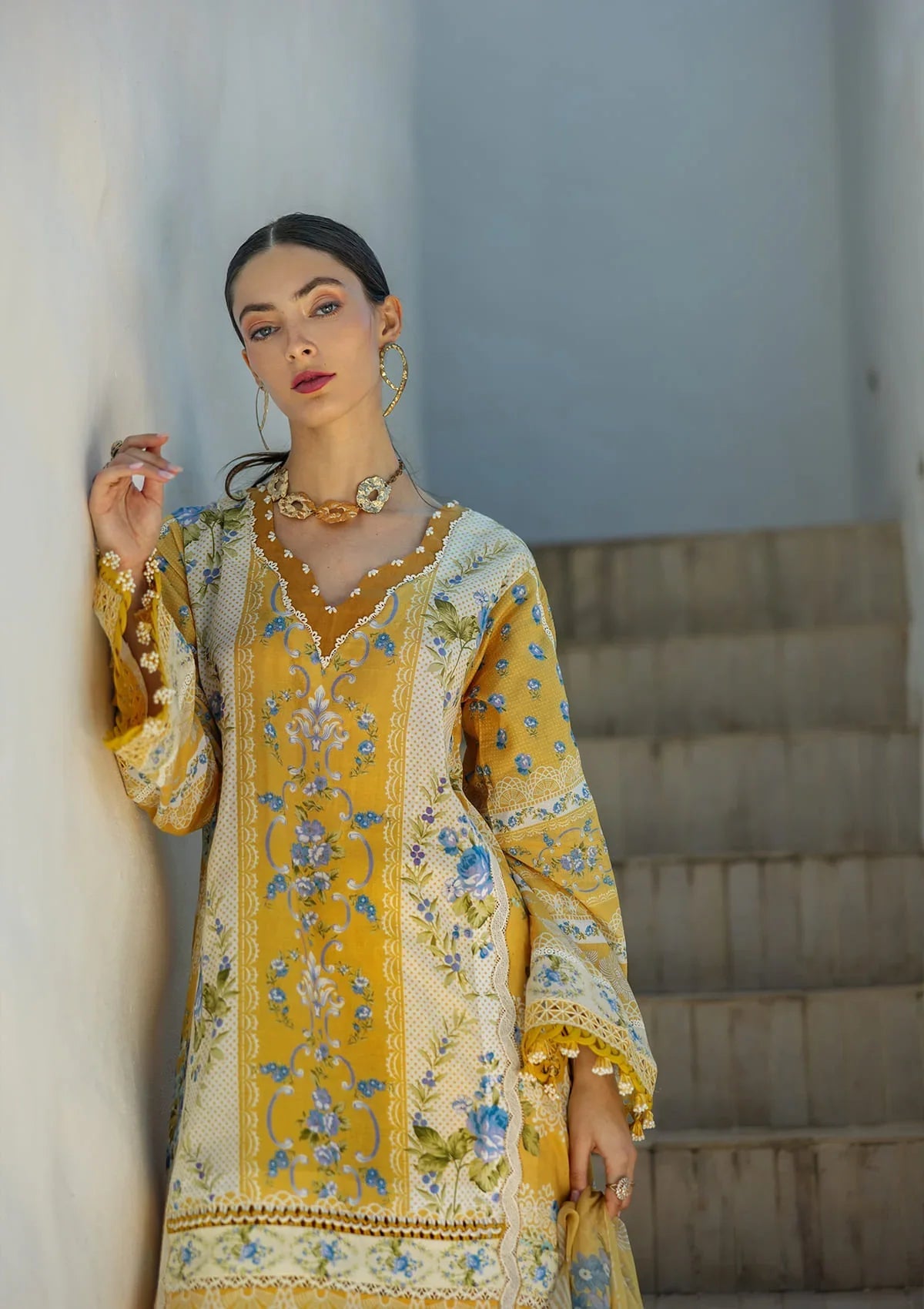 EL 3 Piece Unstiched Embroidered Lawn Suit
