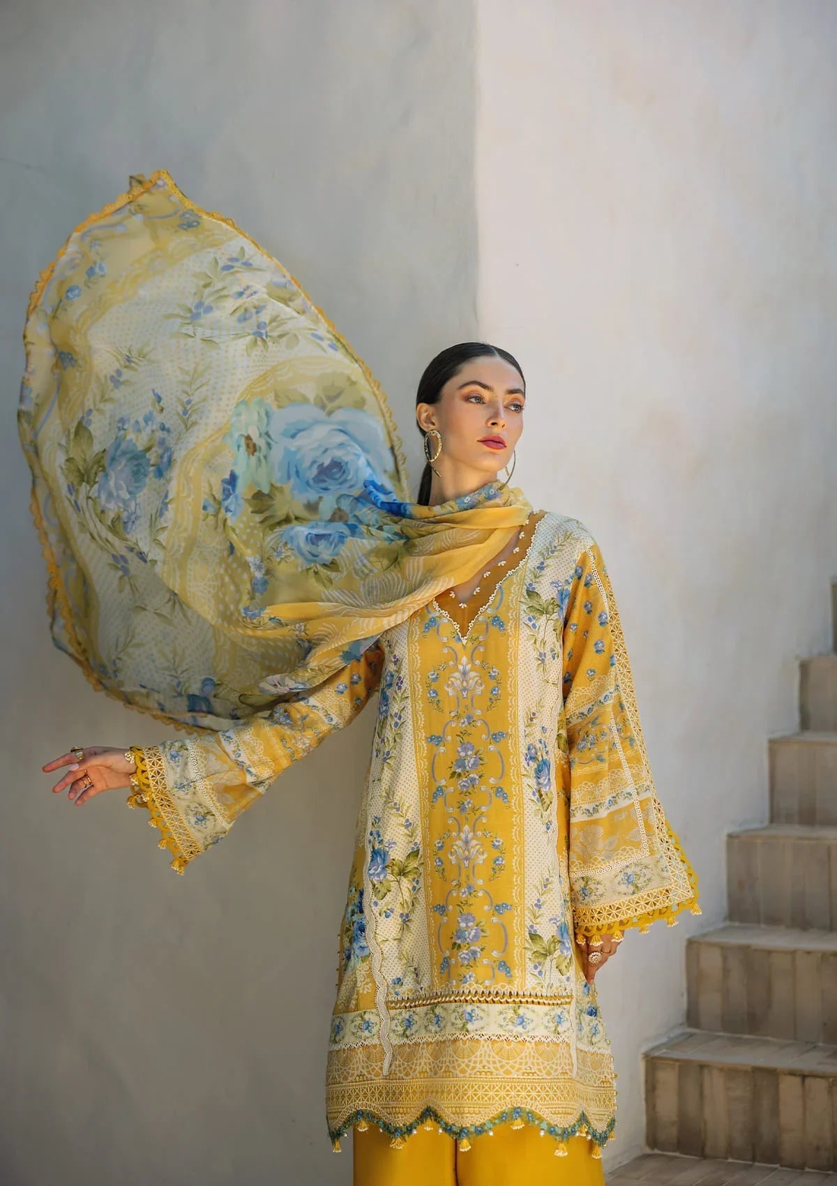 EL 3 Piece Unstiched Embroidered Lawn Suit