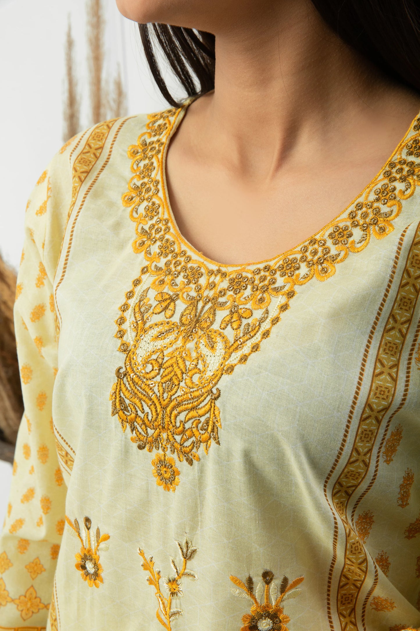 EMBC-002- 3 Piece Lawn Embroidered UnStitched Suit