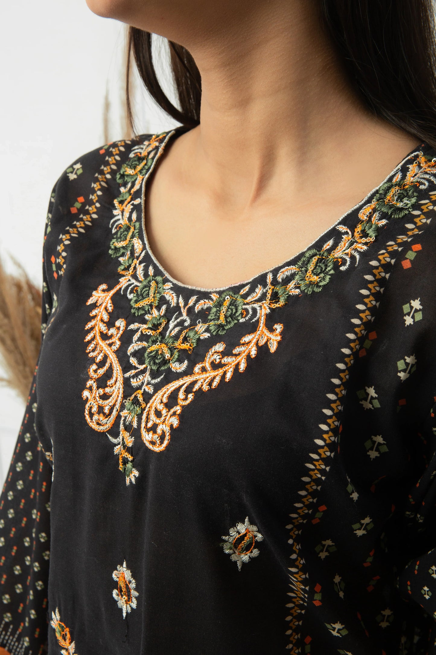 EMBC-001- 3 Piece Lawn Embroidered UnStitched Suit