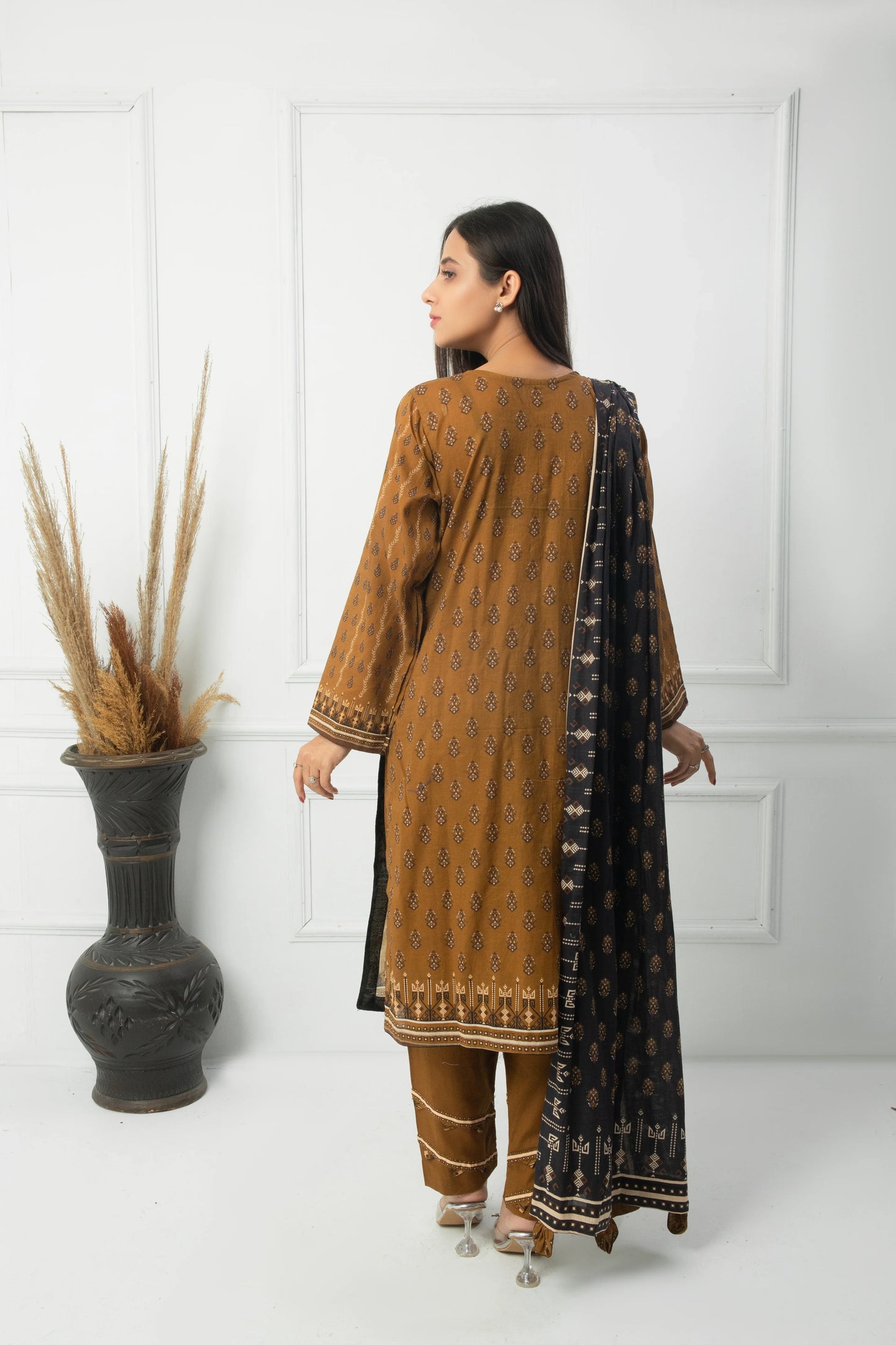EMBC-009- 3 Piece Lawn Embroidered UnStitched Suit
