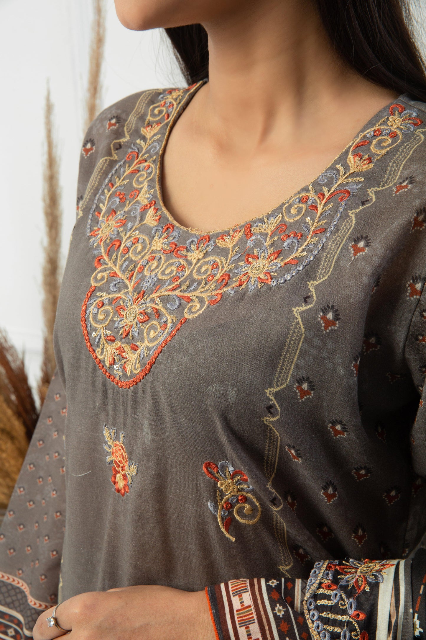 EMBC-003- 3 Piece Lawn Embroidered UnStitched Suit