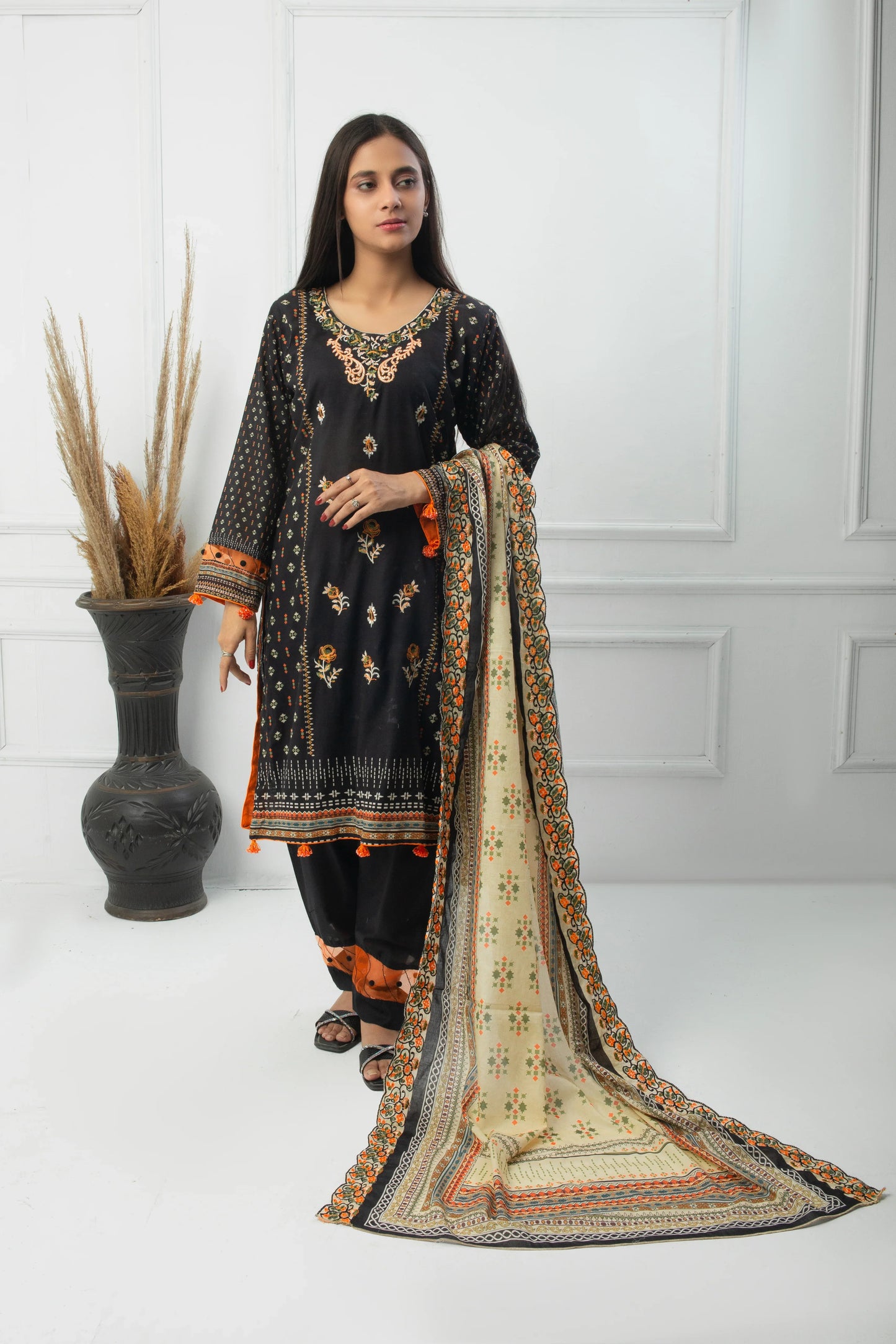 EMBC-001- 3 Piece Lawn Embroidered UnStitched Suit
