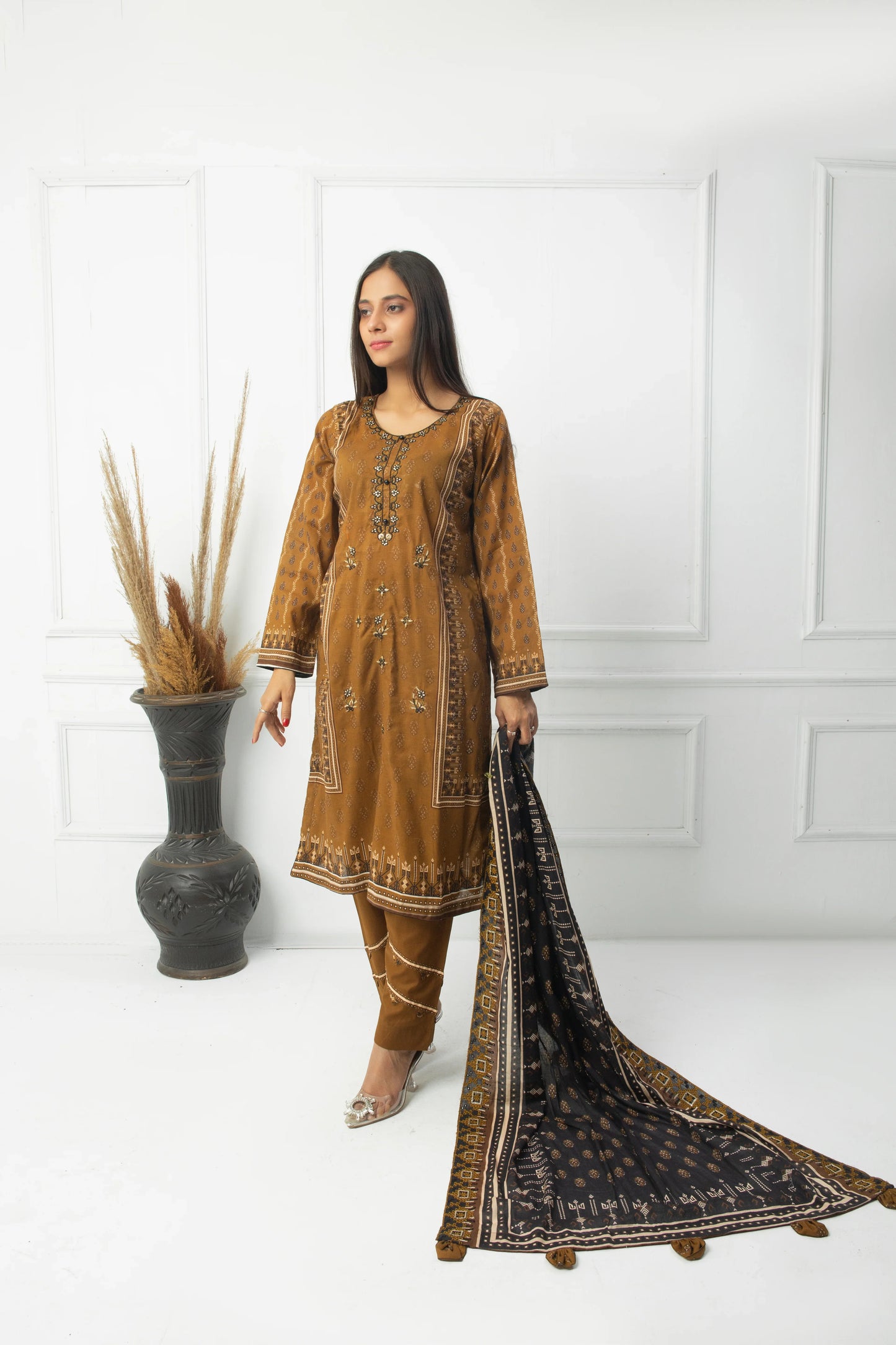 EMBC-009- 3 Piece Lawn Embroidered UnStitched Suit