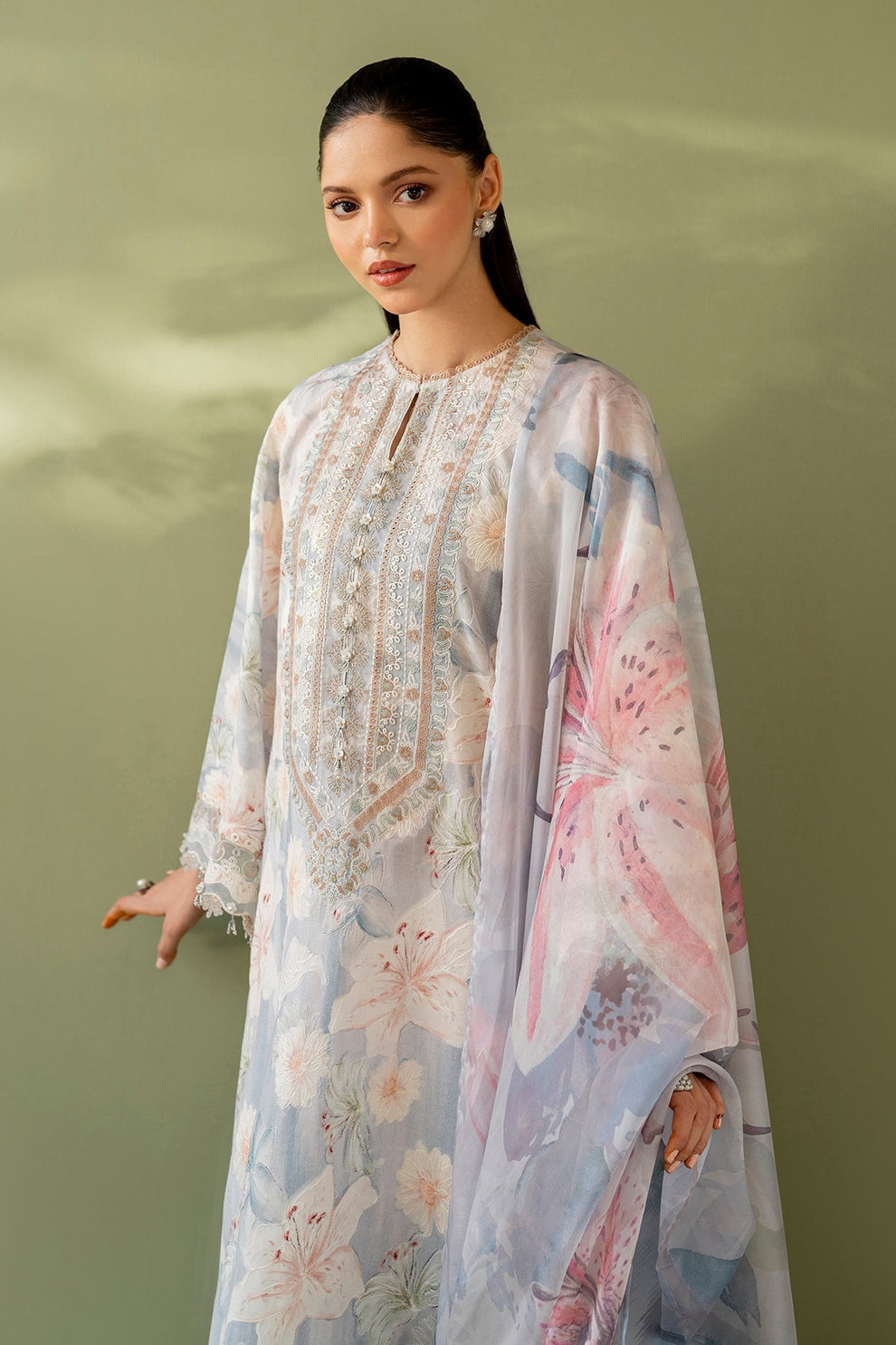 BR 3 Piece Unstiched Embroidered Lawn Suit