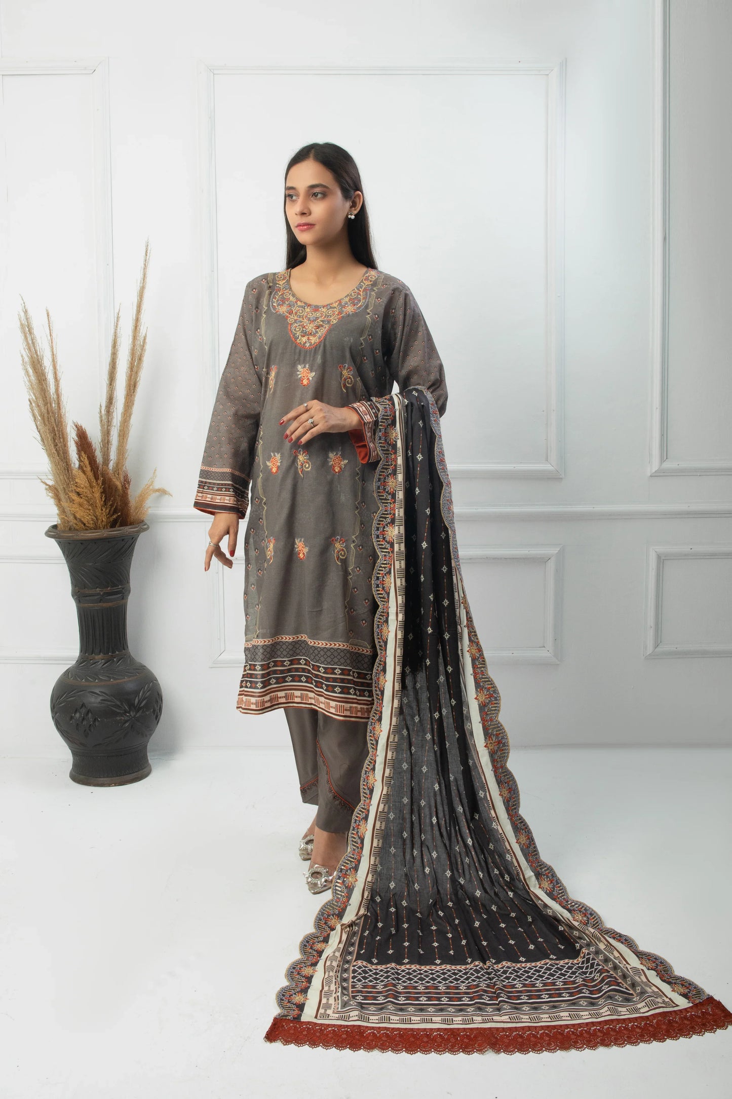 EMBC-003- 3 Piece Lawn Embroidered UnStitched Suit