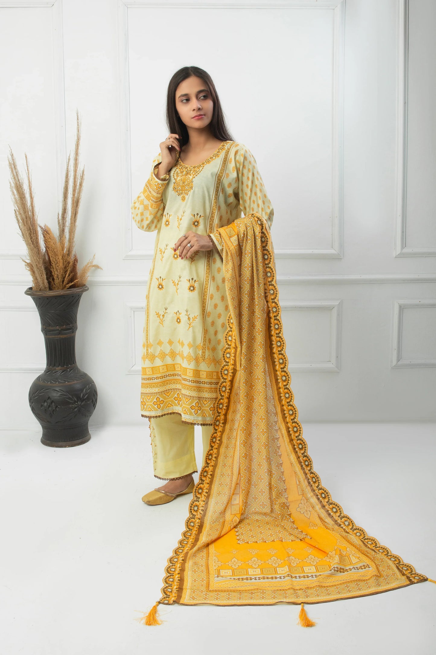 EMBC-002- 3 Piece Lawn Embroidered UnStitched Suit