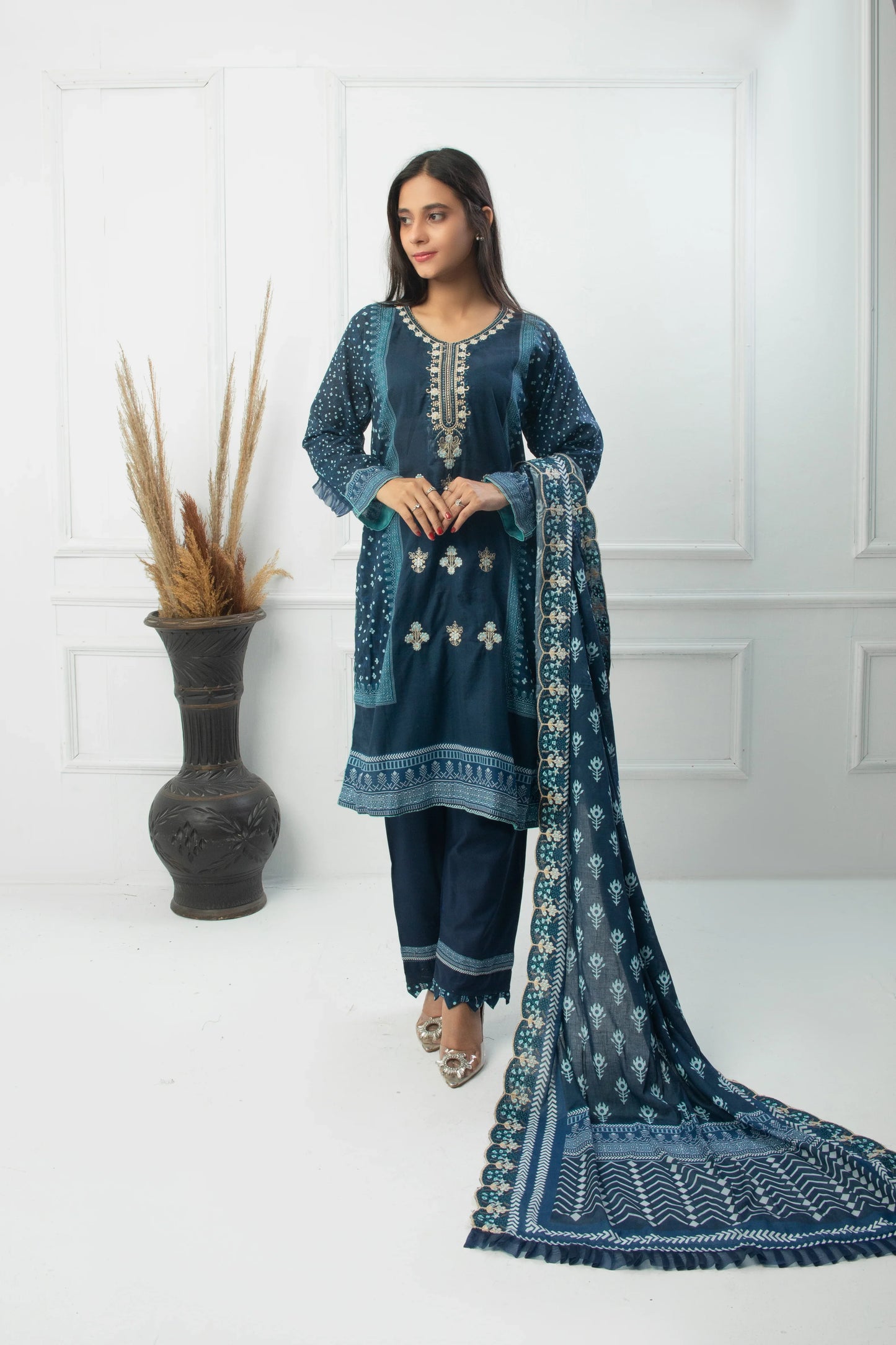 EMBC-004- 3 Piece Lawn Embroidered UnStitched Suit