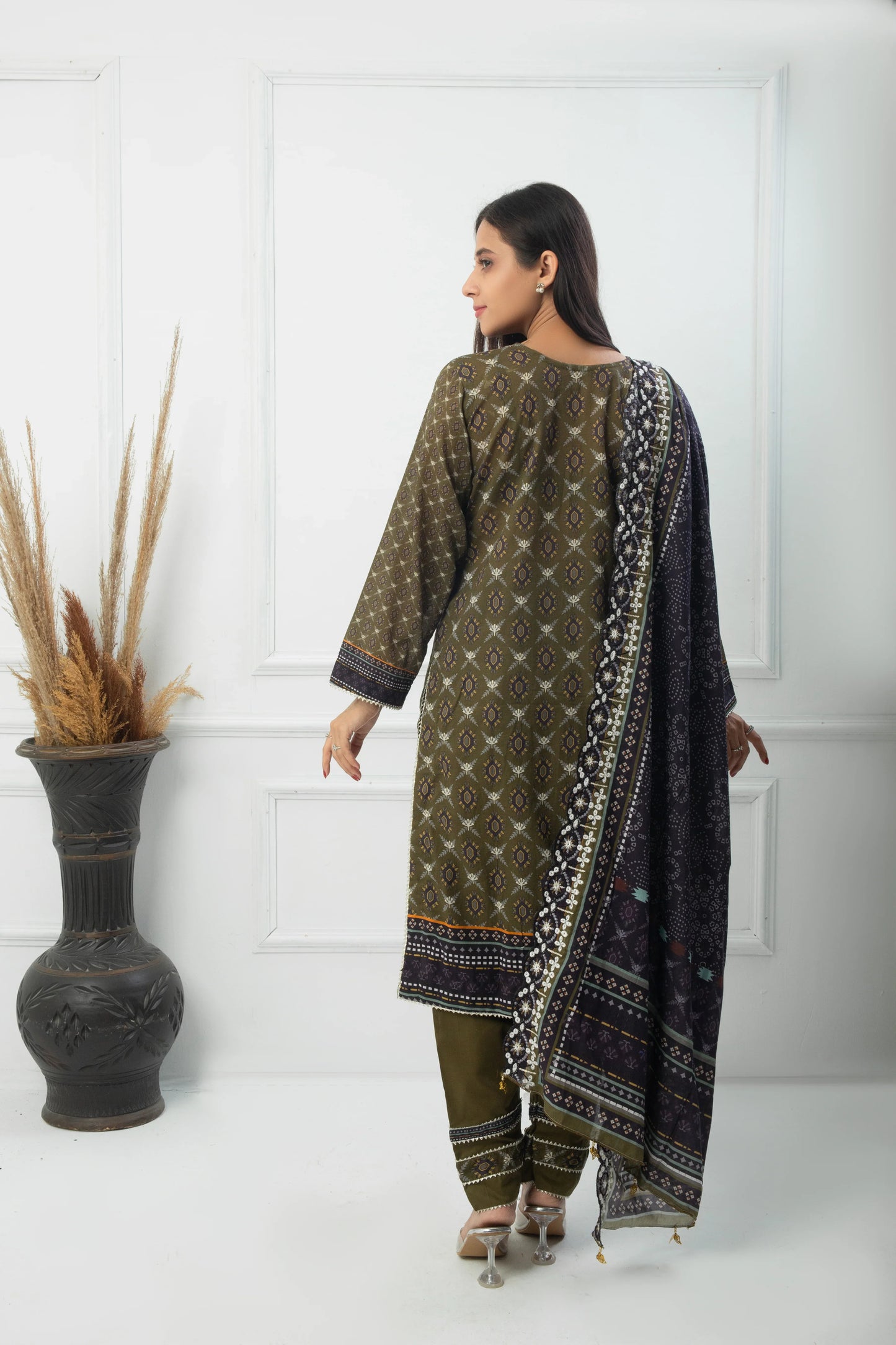 EMBC-005- 3 Piece Lawn Embroidered UnStitched Suit