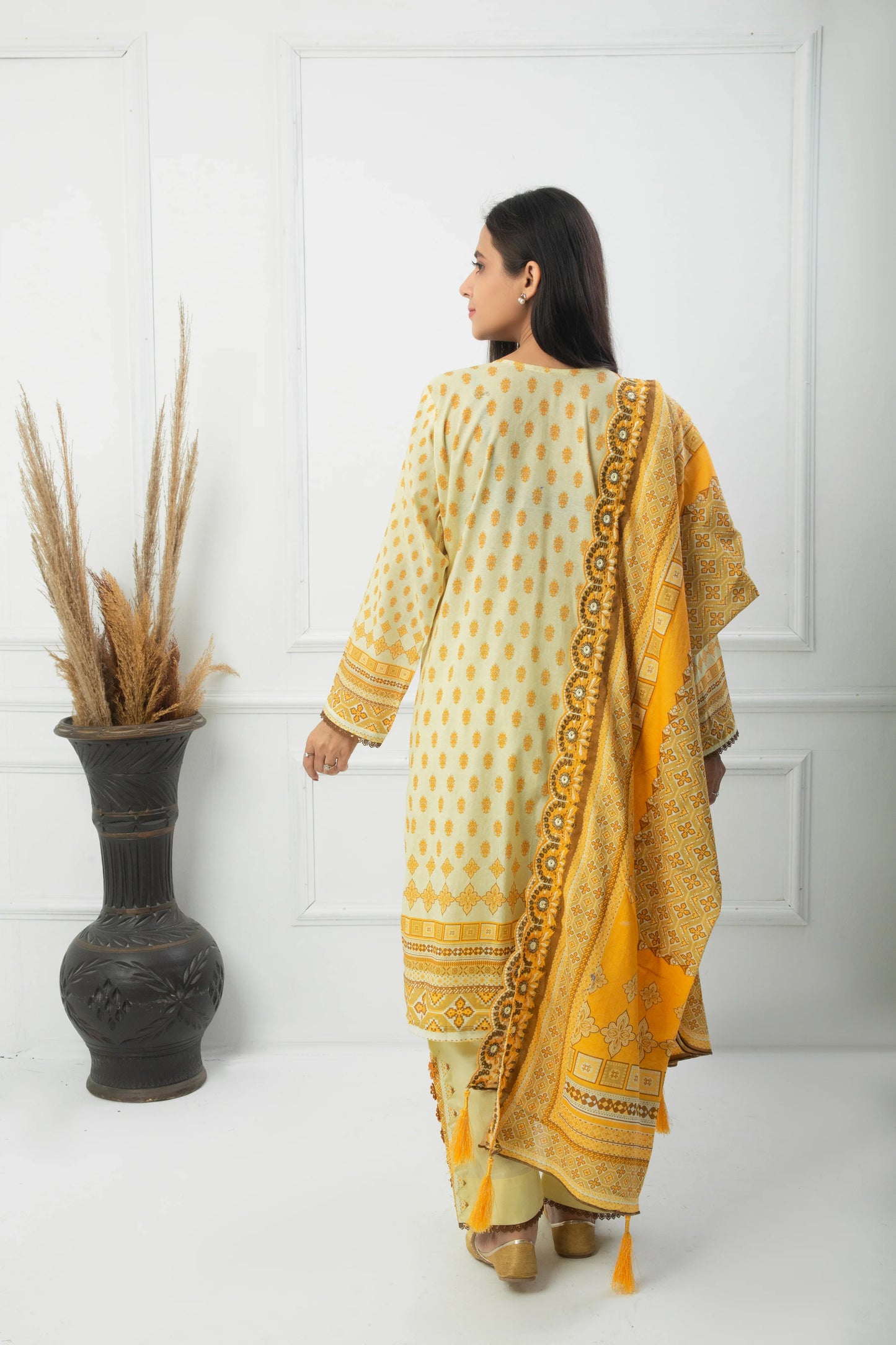 EMBC-002- 3 Piece Lawn Embroidered UnStitched Suit