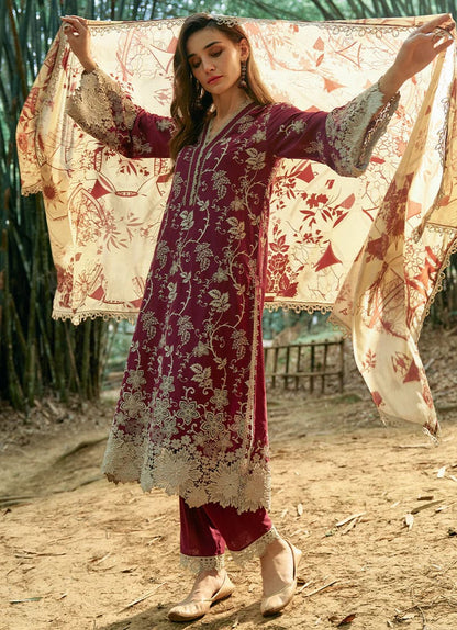 Image Unstitched Embroidered Lawn Suit